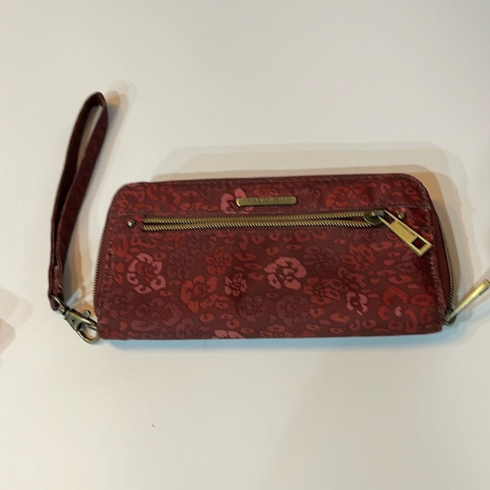 Travelon wristlet/wallet
